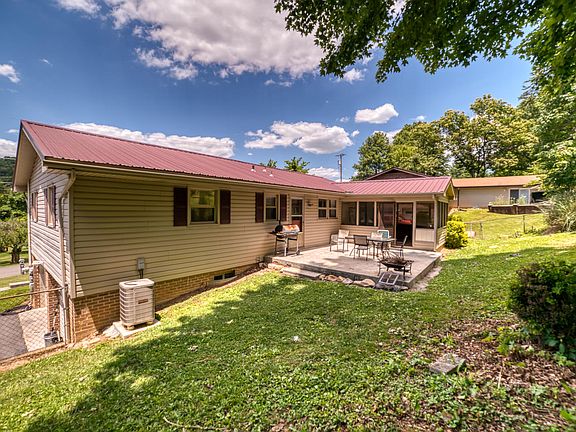 5th image of 23322 Larwood Ln #6