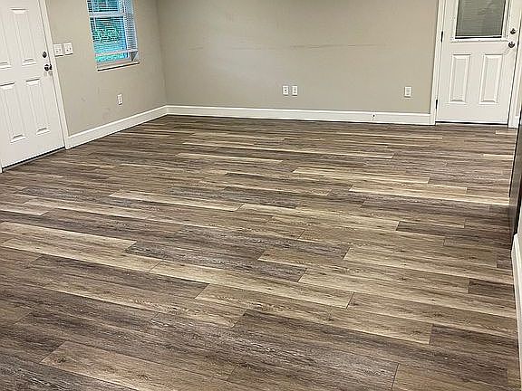 4th image of 304 NE 43rd Ave