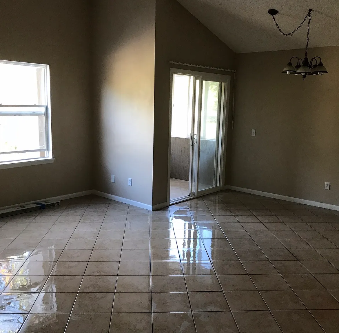 15215 Amberly Dr — Photo 4