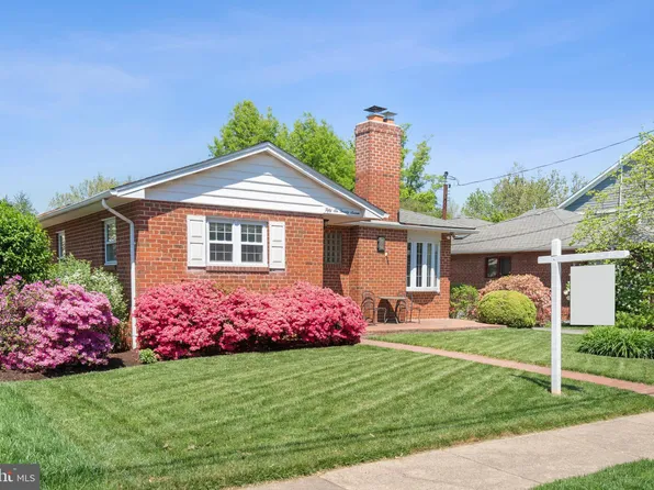 5627 26th St N, Arlington, VA 22207