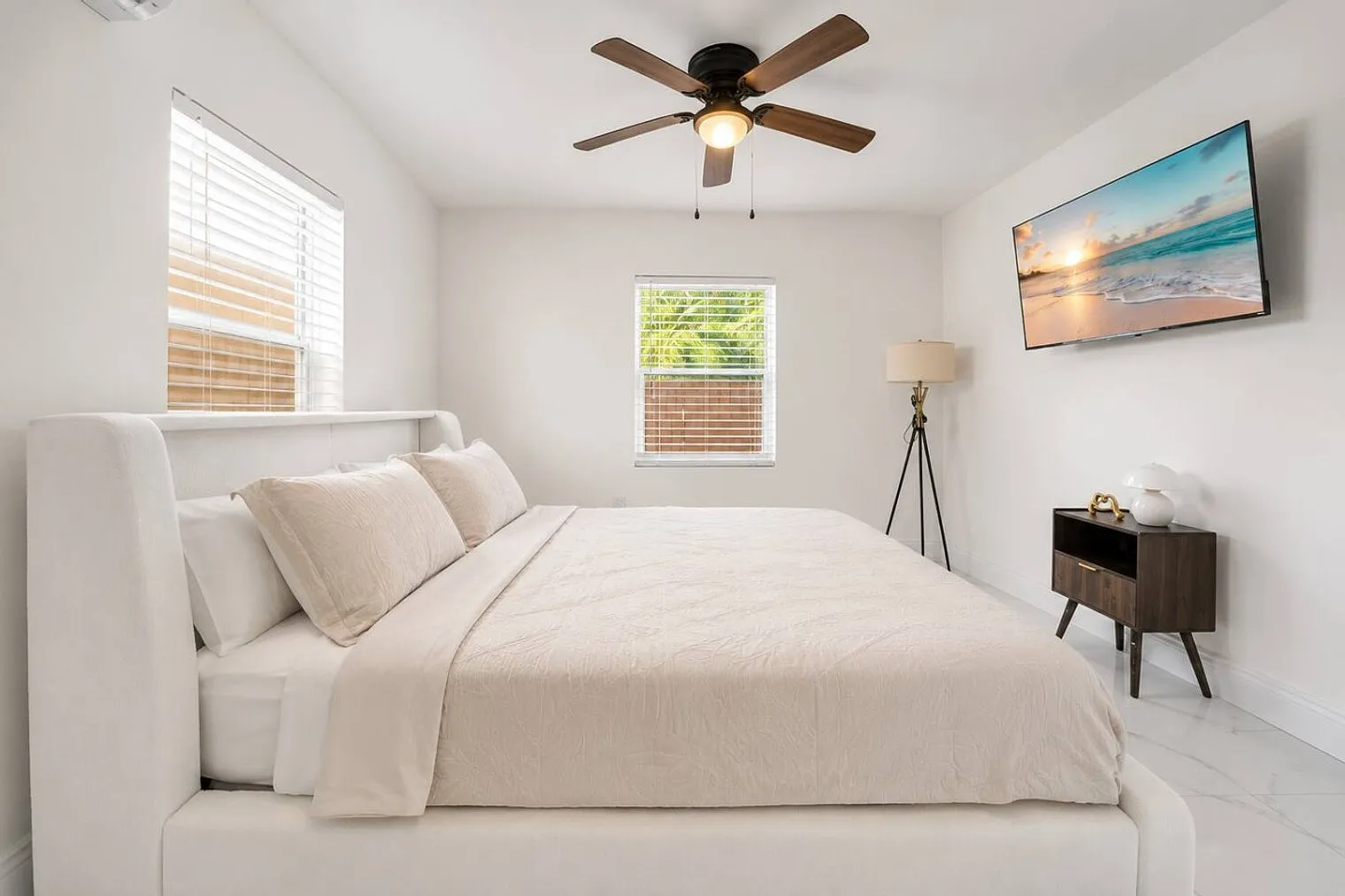 1 bed, 1.0 bath, $3,701 — Photo 3