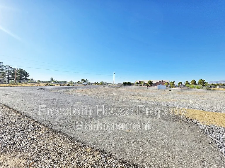1410 E Manse Rd — Photo 28