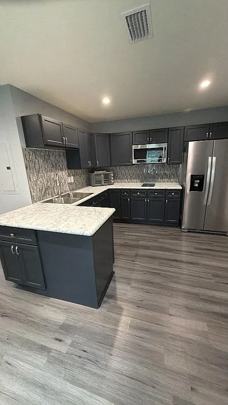 1 bed, 1.5 bath, 1000 sqft, $1,400 — Photo 1