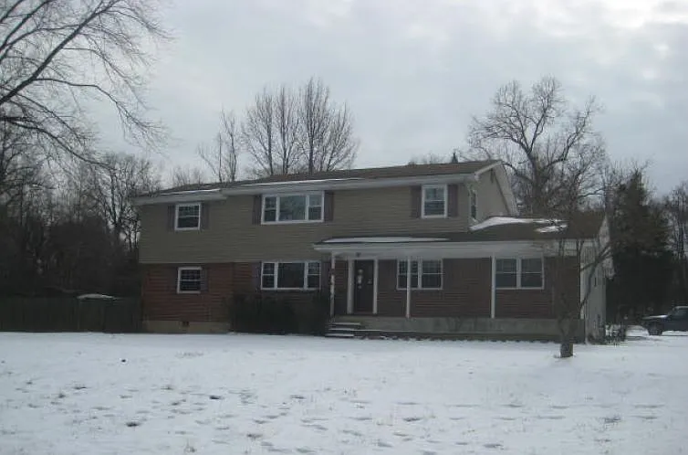 7729 Jones Rd photo 1