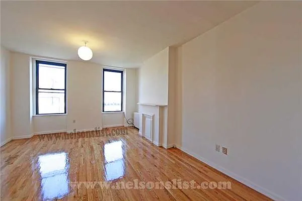 Rented by R New York | media 6