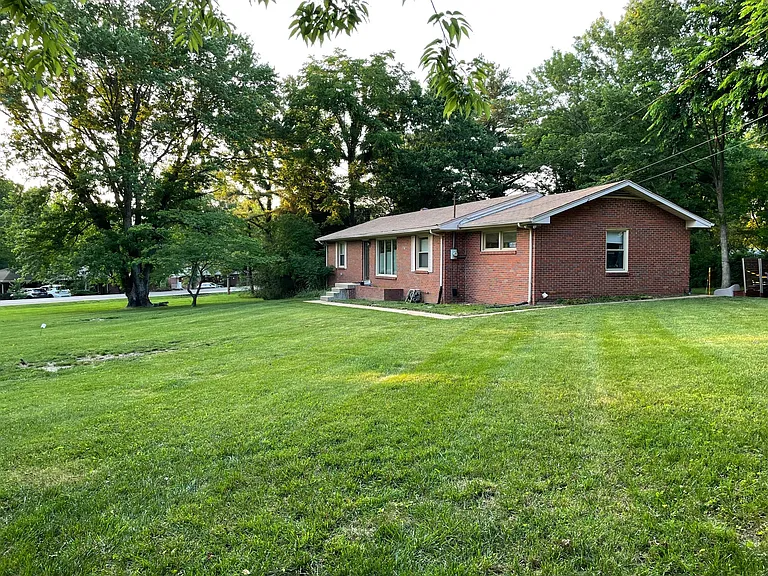 701 Shawnee Dr — Photo 8