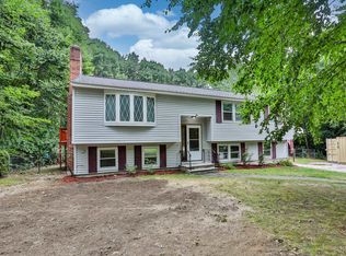 43 Wedgewood Dr, Londonderry, NH 03053