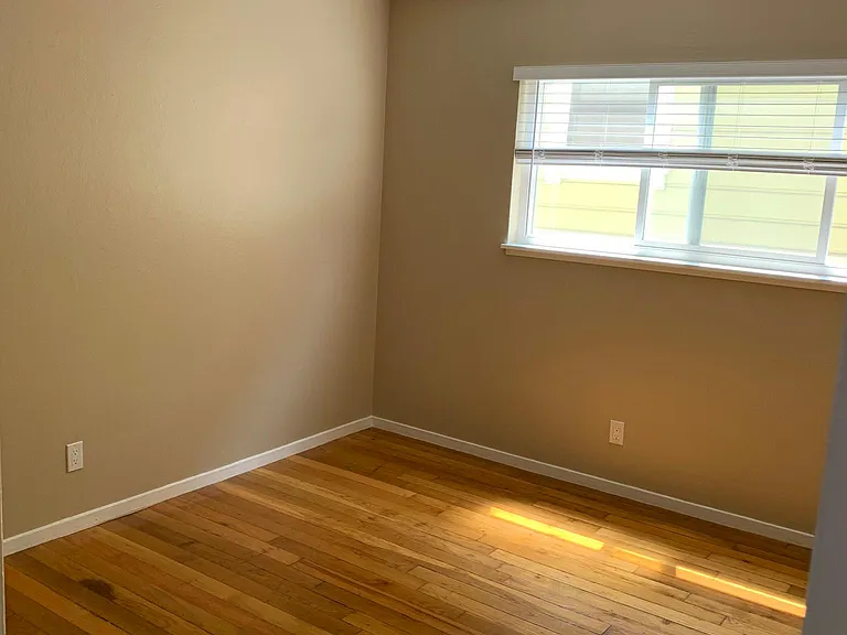 3005 Ellis St — Photo 9