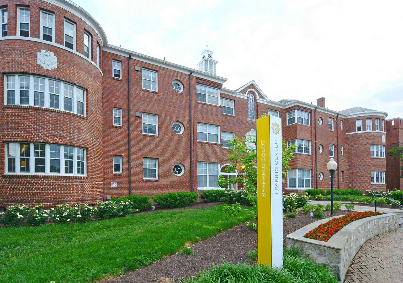 Sheffield Court — Photo 2