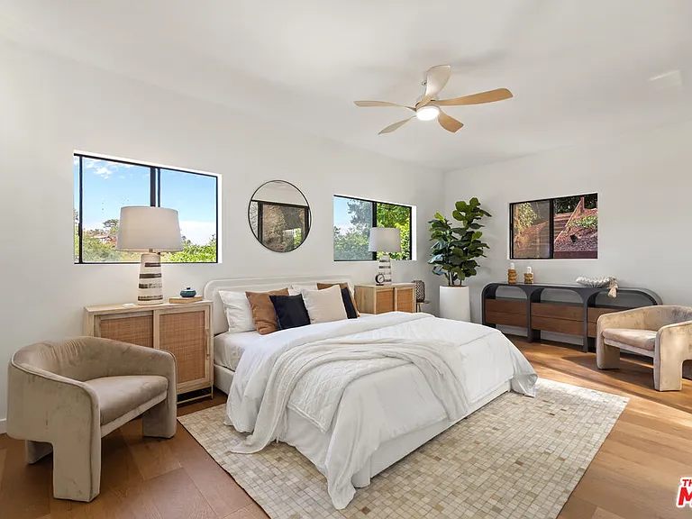8506 Oak Ct — Photo 44
