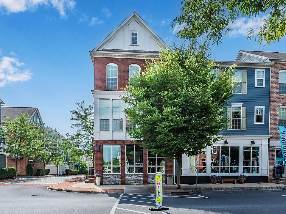 1st image of 117 Putnam Way