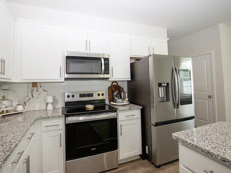 1179 Misty Creek Dr — Photo 18