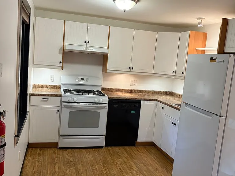 16 Jameson Ave — Photo 1
