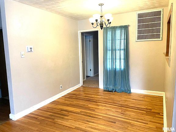 3rd image of 205 S Travelstead Ln