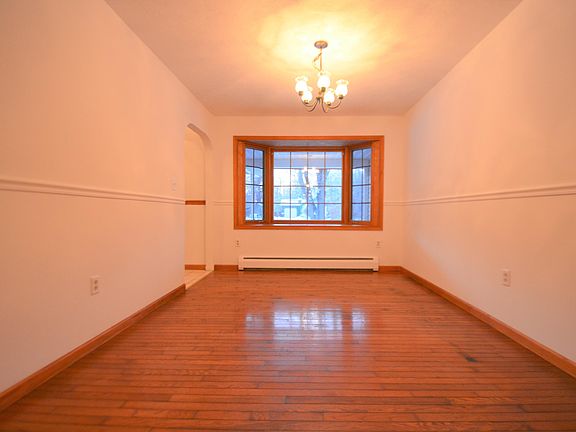 5th image of 108 Greenwood Ct