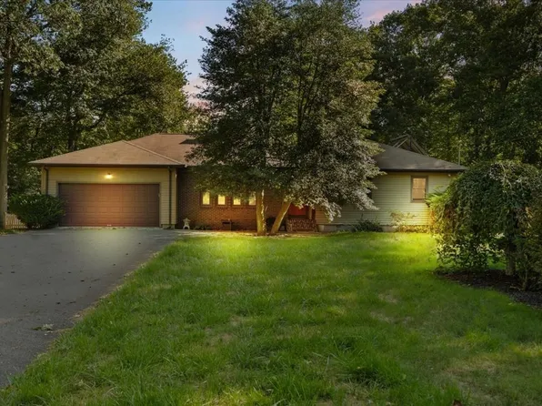 95 Christopher Cir, Westport, MA 02790