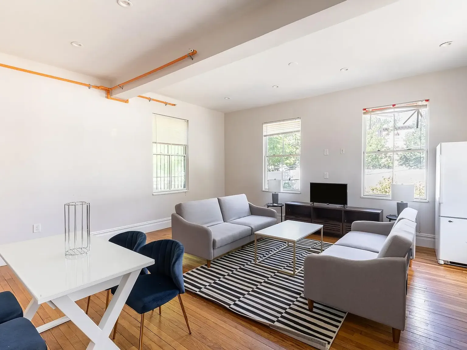 6 bed, 1800 sqft, $6,900 — Photo 4