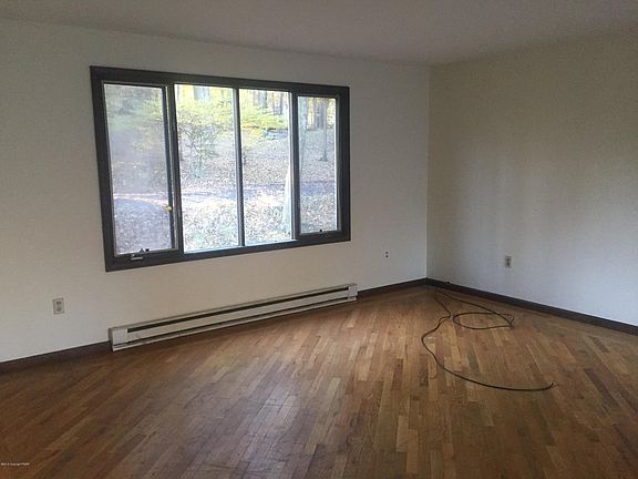 3rd image of 147 Rosewood Ln