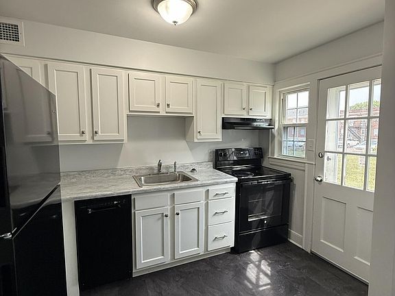 4th image of 2352 Denniston Ave SW #58