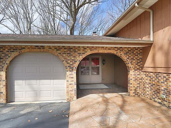 2nd image of 216 Jervey Ln
