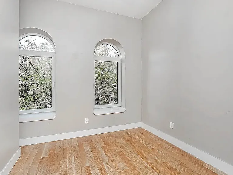 302 Linden St #3 — Photo 4