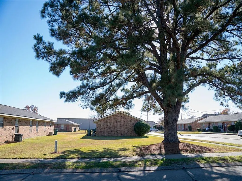 Burton Place Apts