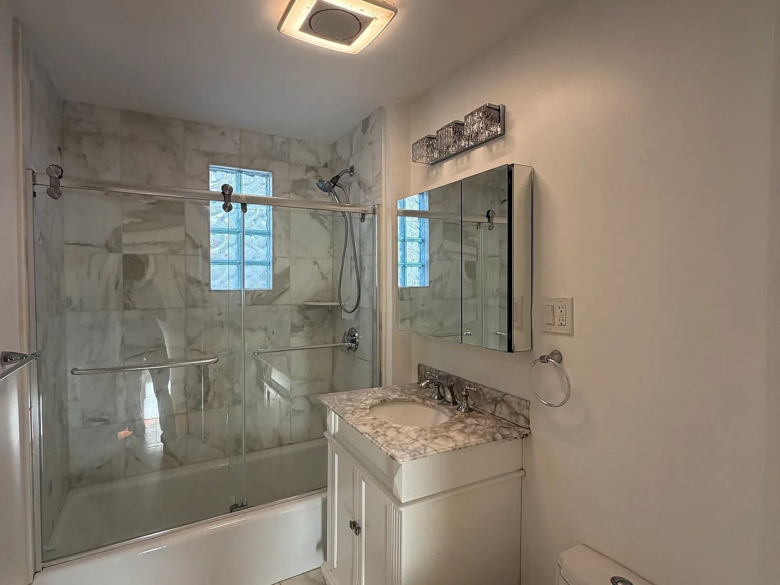 3 bed, $3,600 — Photo 4