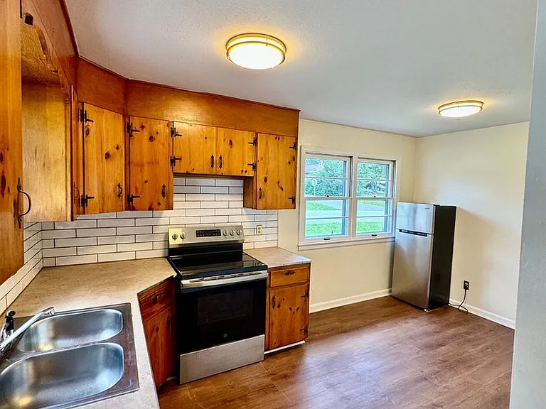 604 N Mantle Ave — Photo 14