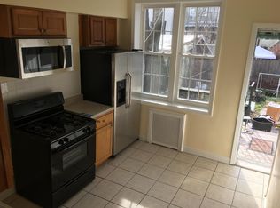 207 70th St, Guttenberg, NJ 07093