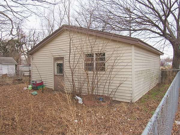 2nd image of 754 N 11th St