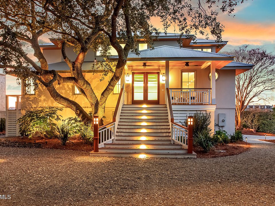 1st image of 33 W Henderson Street