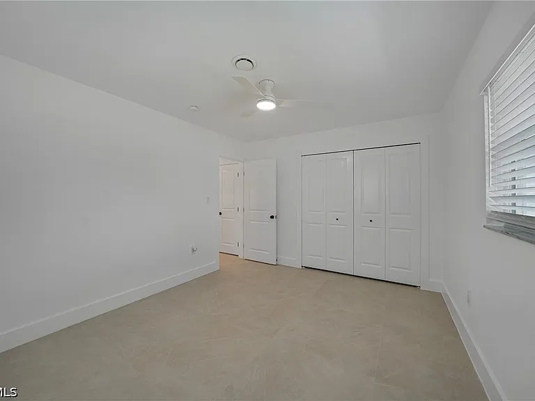 27381 Voyageur Dr — Photo 32