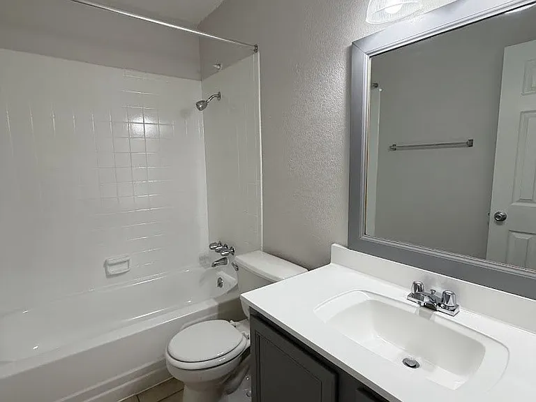 Le Montreaux Apartments — Photo 126