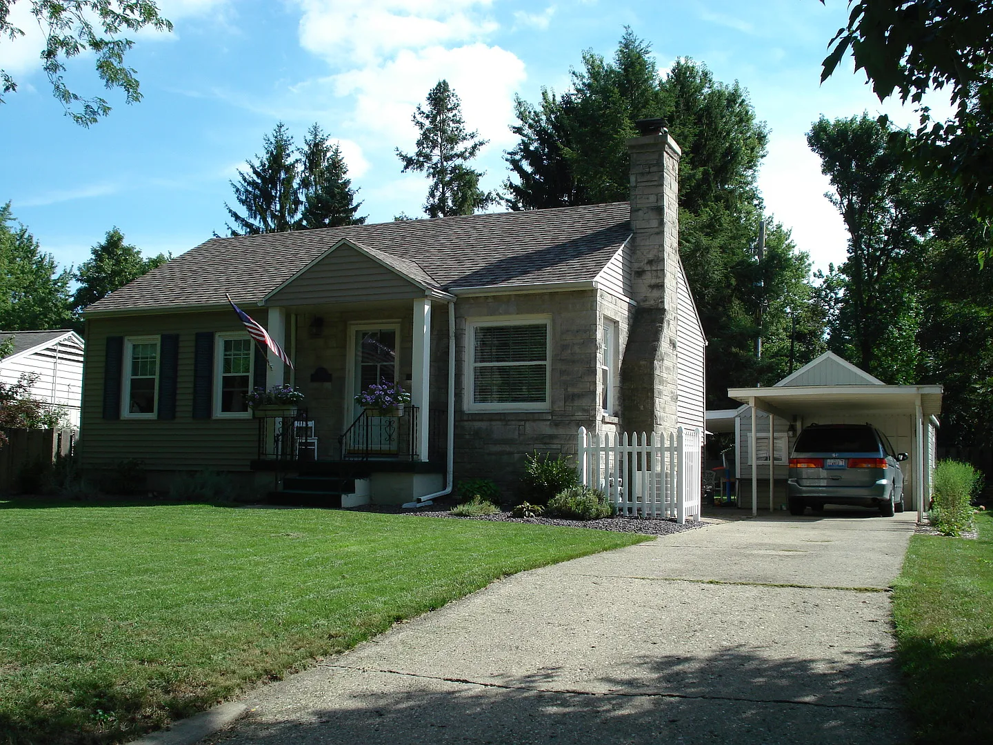 611 Haines Blvd photo 1