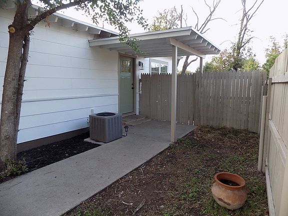 4th image of 60 Acorn Dr