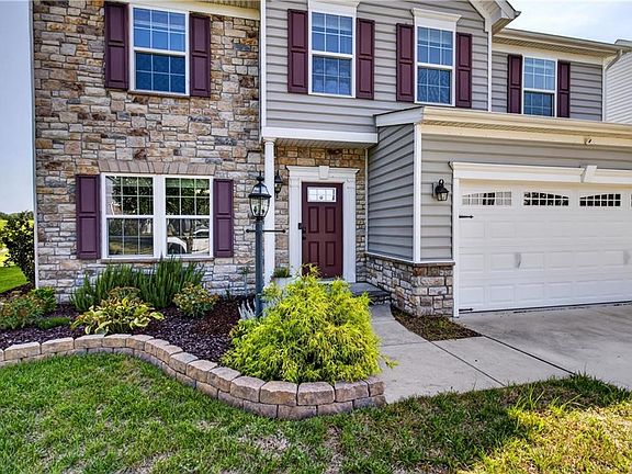 3rd image of 335 Spring Hill Pl