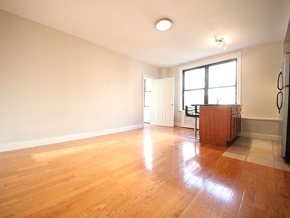 3rd image of 34 E 11th St APT 5B