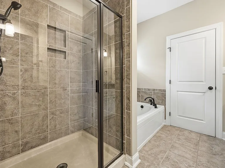 265 Heather Brook Cir — Photo 32