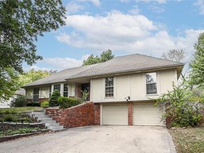 8142 NW Beaman Dr, Kansas City, MO, 64151