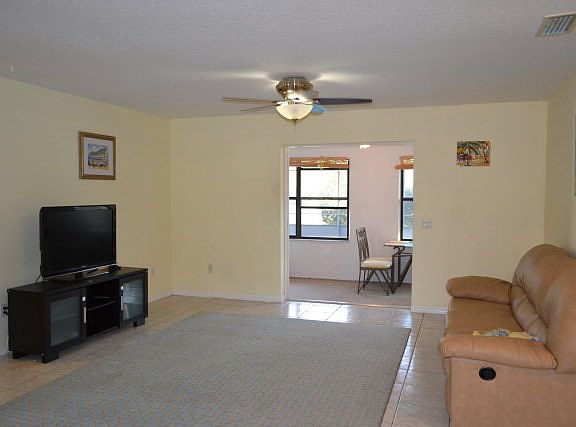 4th image of 73 Westrobin Ln