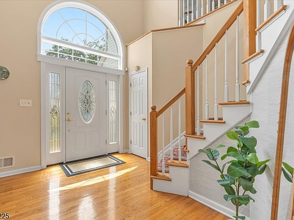 3rd image of 370 Westfield Ave