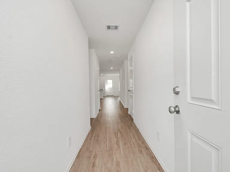 24207 Becker Hollow Ln — Photo 3