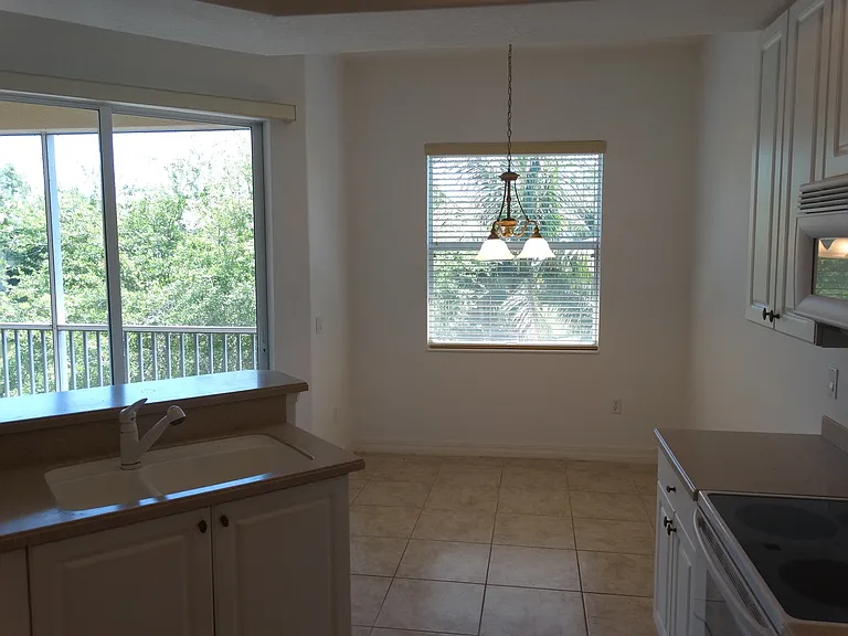 6031 Jonathans Bay Cir #502 — Photo 9
