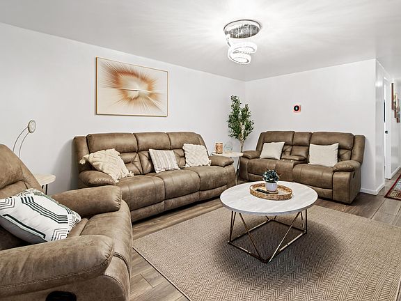 4th image of 395 Amesbury Dr
