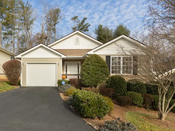 100 Creeks End Cir, Mills River, NC 28759