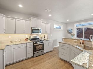1062 SW 18th St #24, Redmond, OR 97756