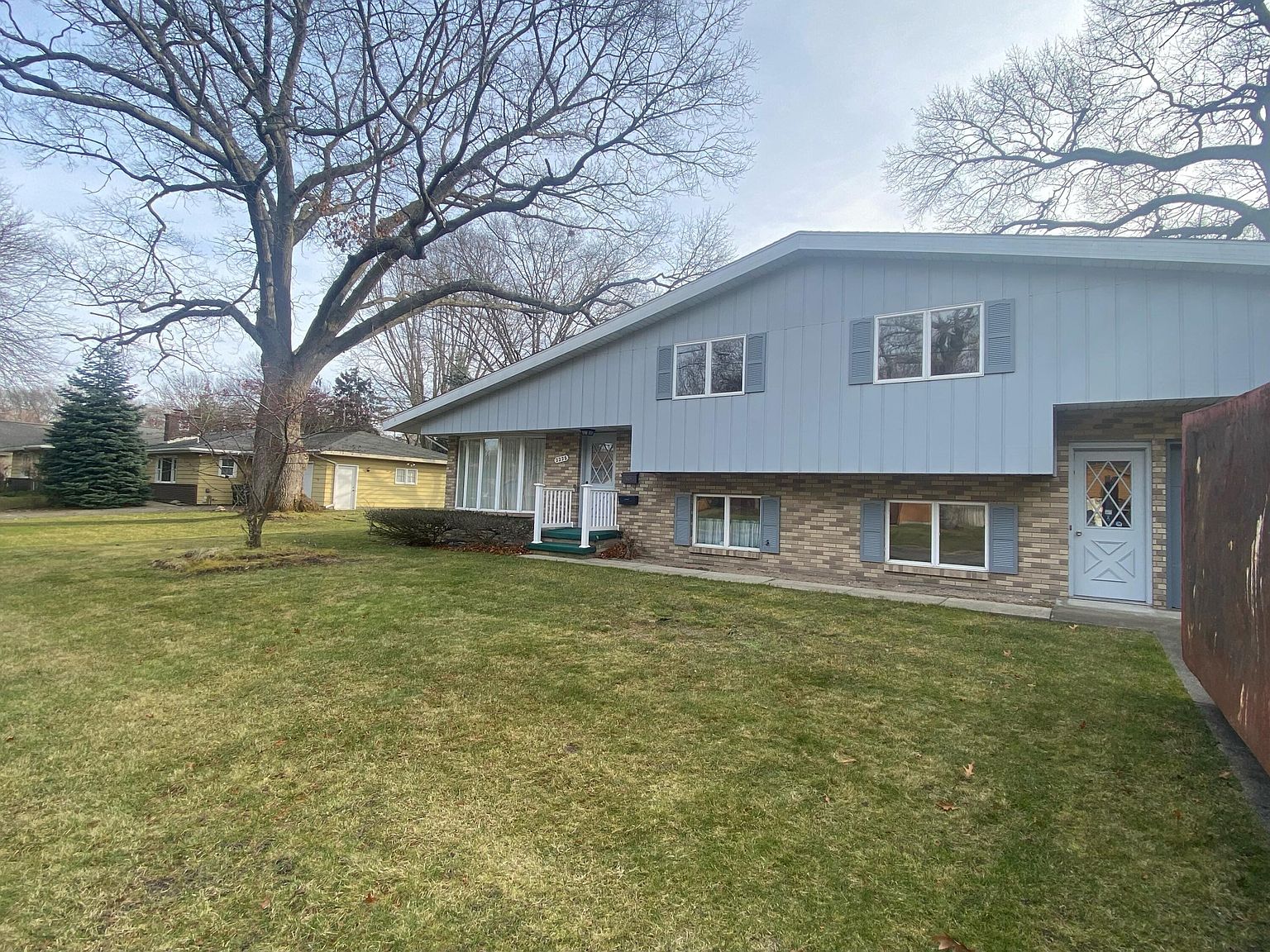 2228 Bluffton Ave, Muskegon, MI 49441 Zillow