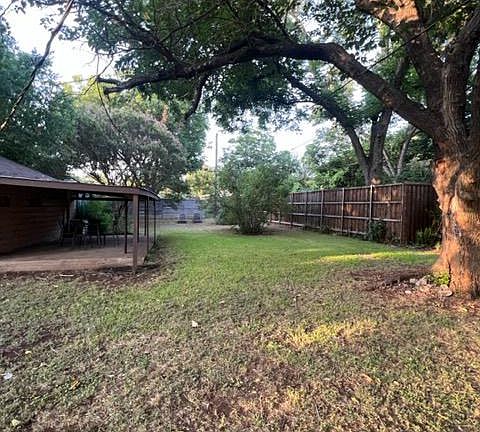 2nd image of 2302 Barberry Dr