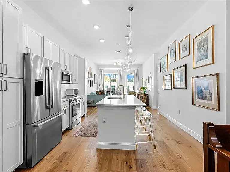 644 3rd Ave S #507 — Photo 9