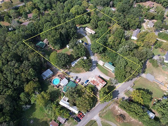 2nd image of 1014/1016 Ellis Dr SE